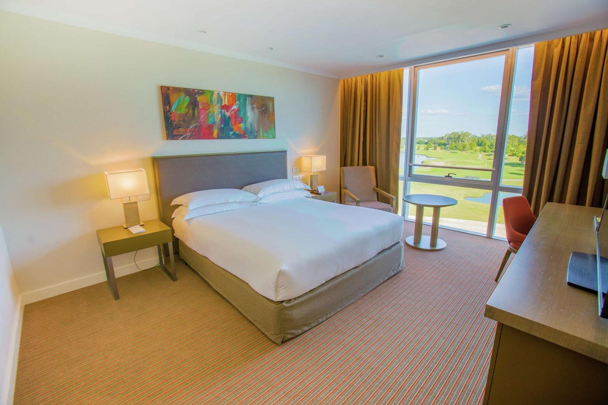Hilton Pilar Hotel Exterior photo