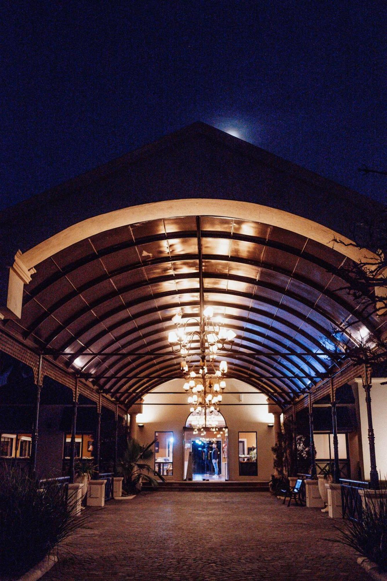 Hilton Pilar Hotel Exterior photo